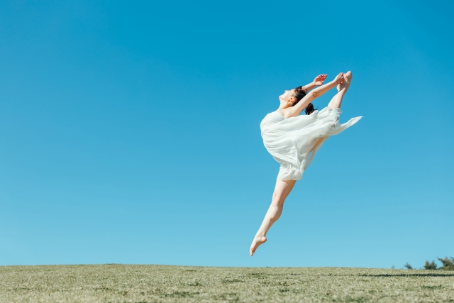 側弯症女性ダンサー